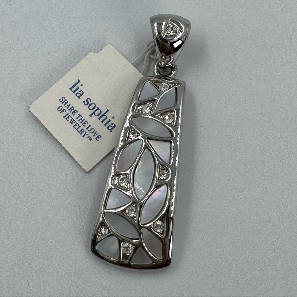 Lia Sophia Wonderland Slider Pendant Shell and Crystal Retired New With Tags